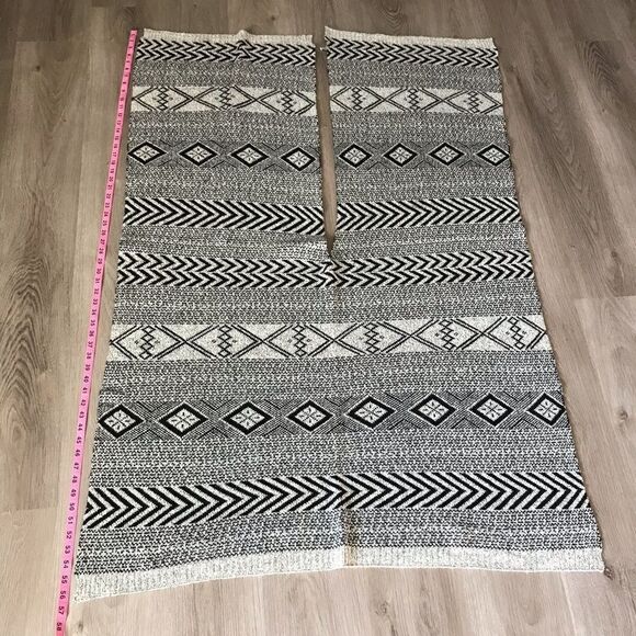 5/$25 Boutique Patterned Cape - Picture 3 of 5